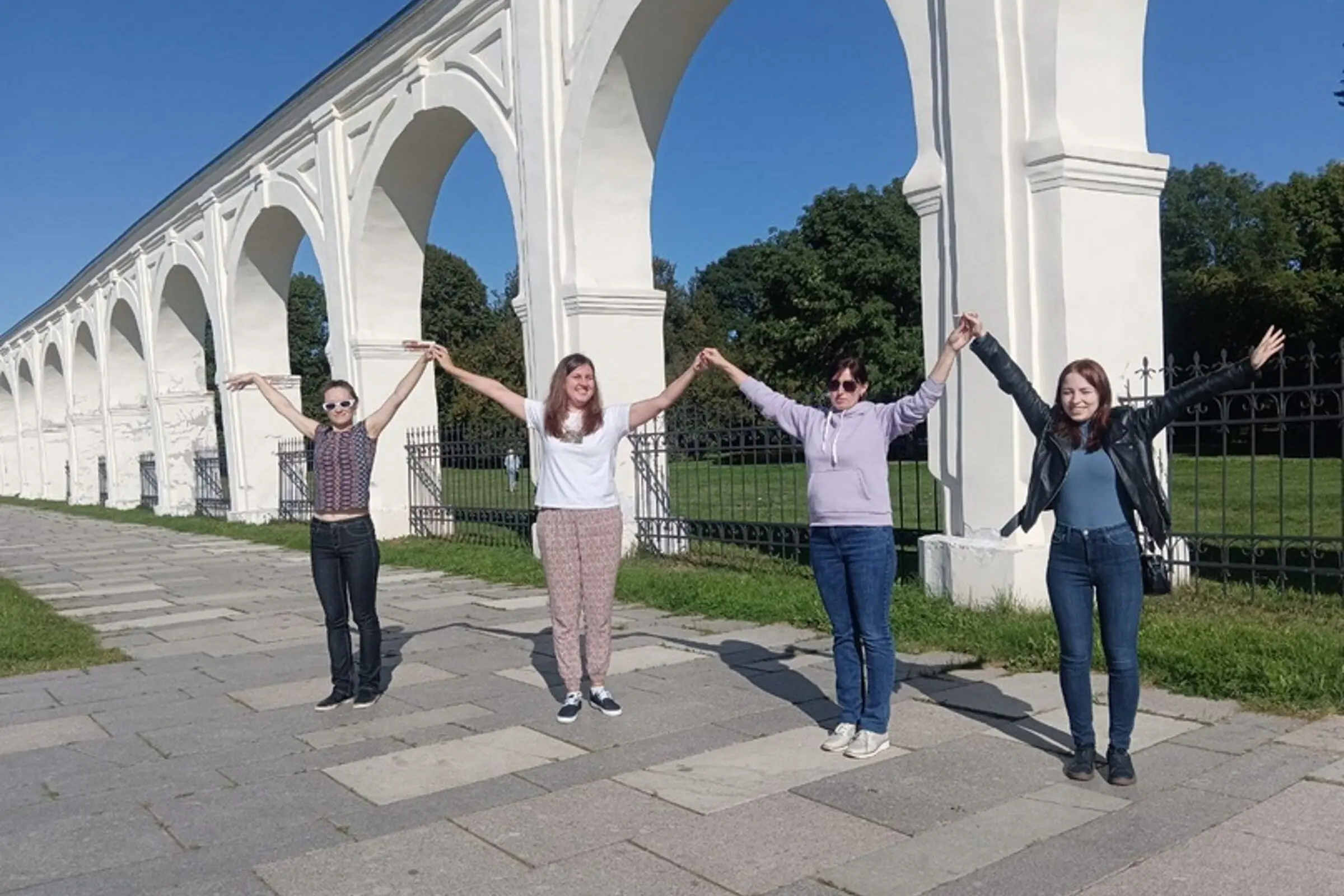 Откройте двери в мир квестов!